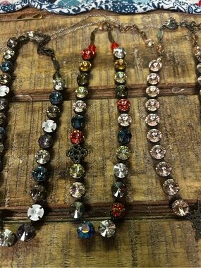 Sabika chokers